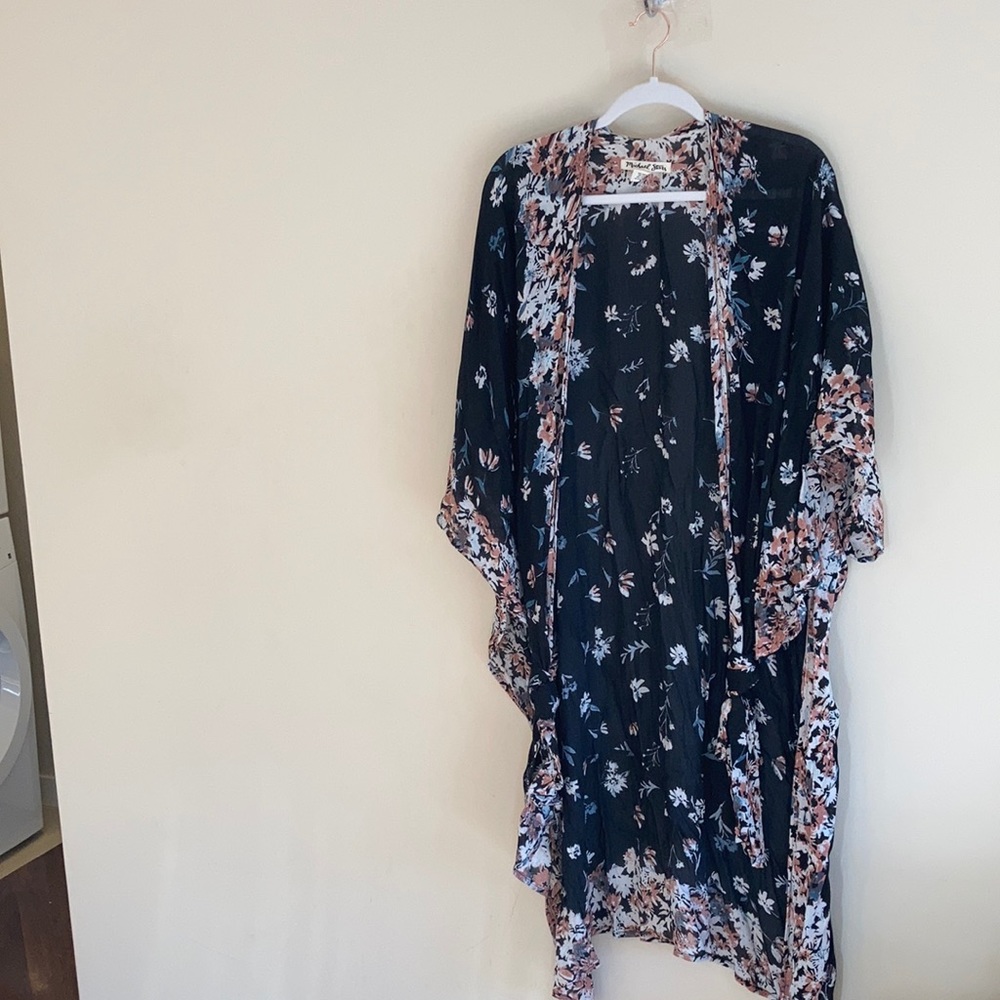 Michael Stars ⭐️ floral long open front flutter sleeve kimono.